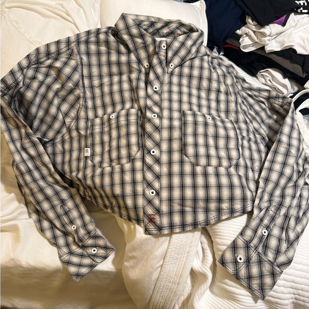 Checkered Button-Up Cropped blouse - Picture 7 of 8